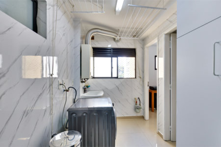 Apartamento à venda com 3 quartos, sendo 1 suíte, em Santo Amaro, São Paulo, SP