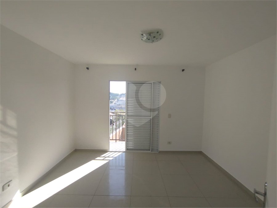 Casa à venda com 2 quartos no condomínio Vila Ajoá, Caieiras - SP