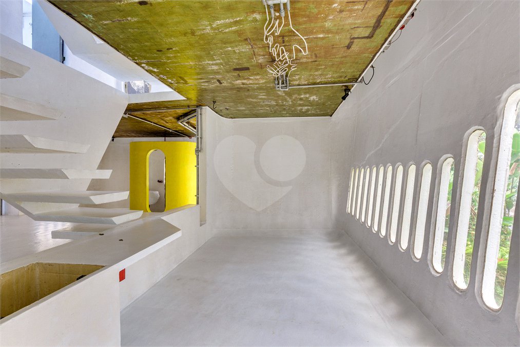 Casa de Vila à venda ou para alugar com 4 quartos, sendo 1 suíte, em Granja Julieta, São Paulo, SP
