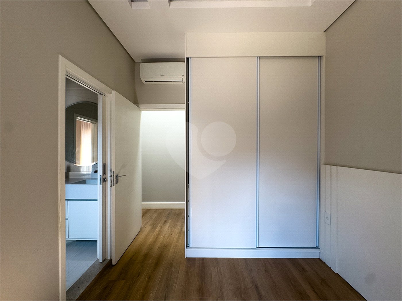 Casa à venda com 3 quartos, sendo 2 suítes, no condomínio Jardim Residencial Dona Maria José, Indaiatuba - SP