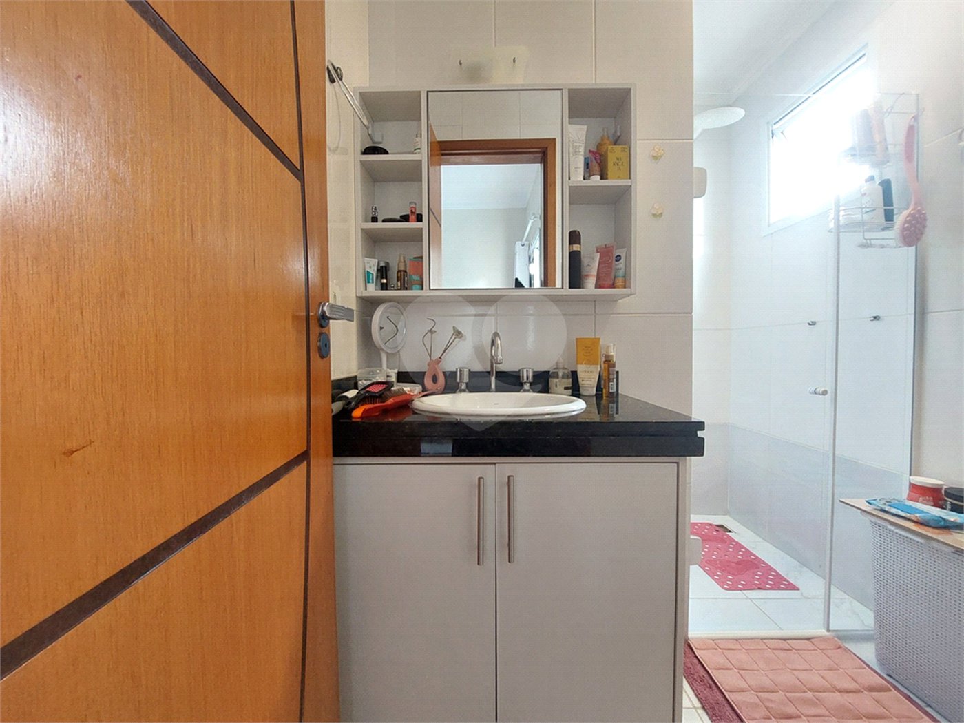 Casa à venda com 3 quartos, sendo 2 suítes,  em Jardim Lallo, São Paulo, SP