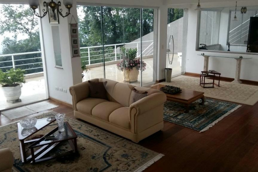 Casa à venda com 5 suítes no condomínio Parque Imperial da Cantareira, Mairiporã - SP