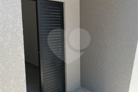 Casa à venda com 3 quartos, sendo 1 suíte, no condomínio Residencial Jardins da Catalunha, Atibaia - SP