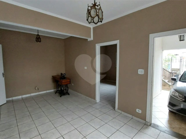 Casa à venda com 4 quartos, sendo 1 suíte,  em Vila Medeiros, São Paulo, SP