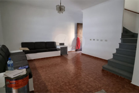 Casa à venda com 3 quartos, sendo 1 suíte,  em Jardim Rosa Maria, São Paulo, SP