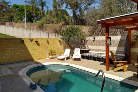 Casa à venda com 2 quartos no condomínio Portal do Bosque, Louveira - SP
