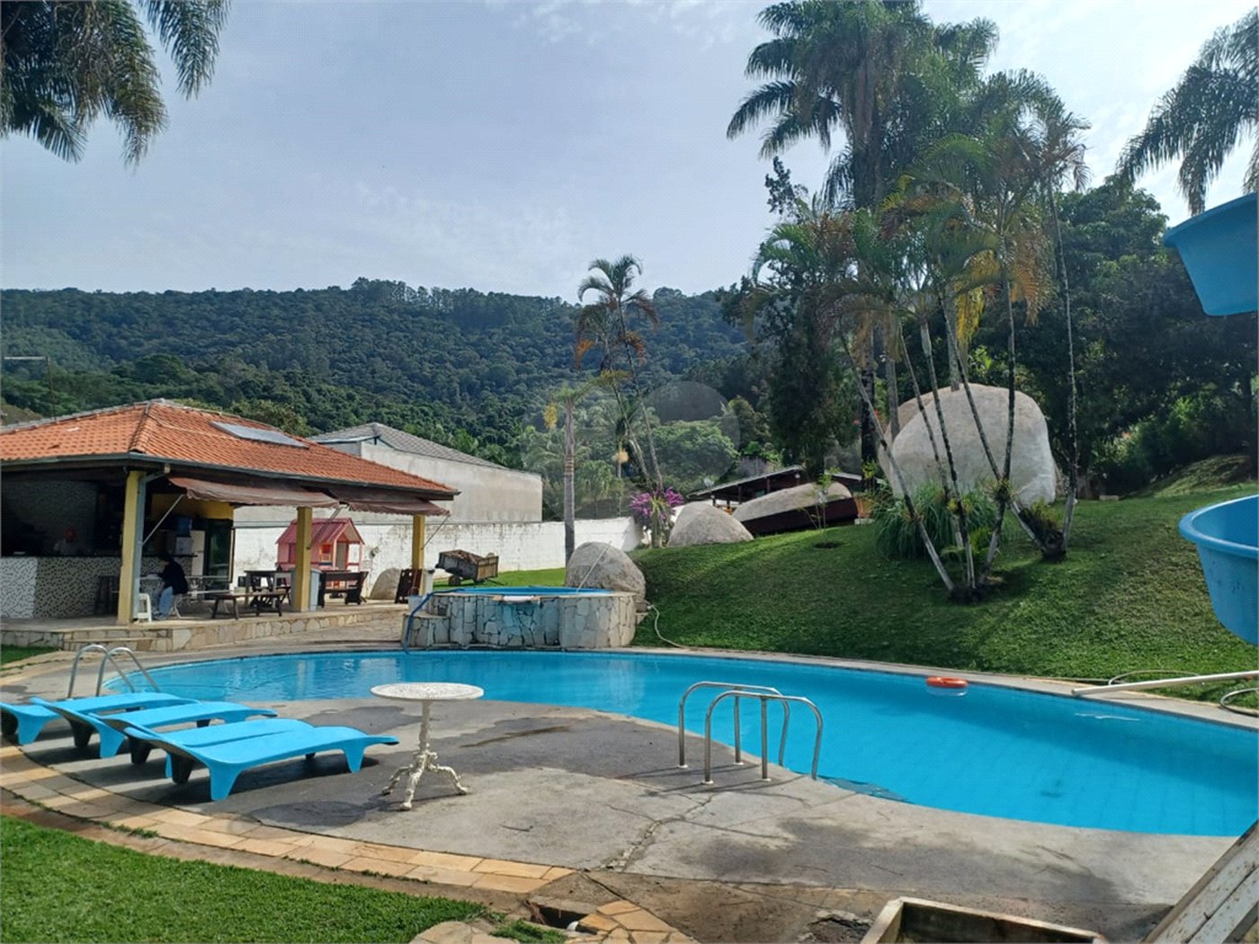 Casa à venda com 5 quartos, sendo 2 suítes, em Rio Abaixo, Mairiporã, SP