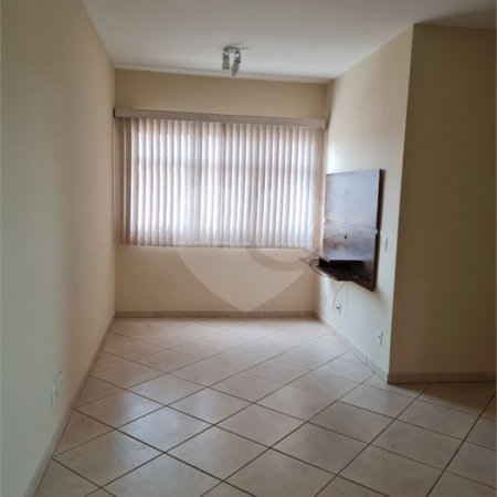 Apartamento no Condomínio Monte Verde.