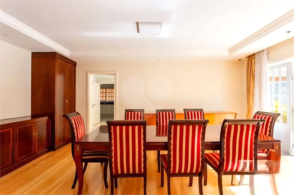 Casa à venda com 4 suítes em Jardim Leonor, São Paulo, SP