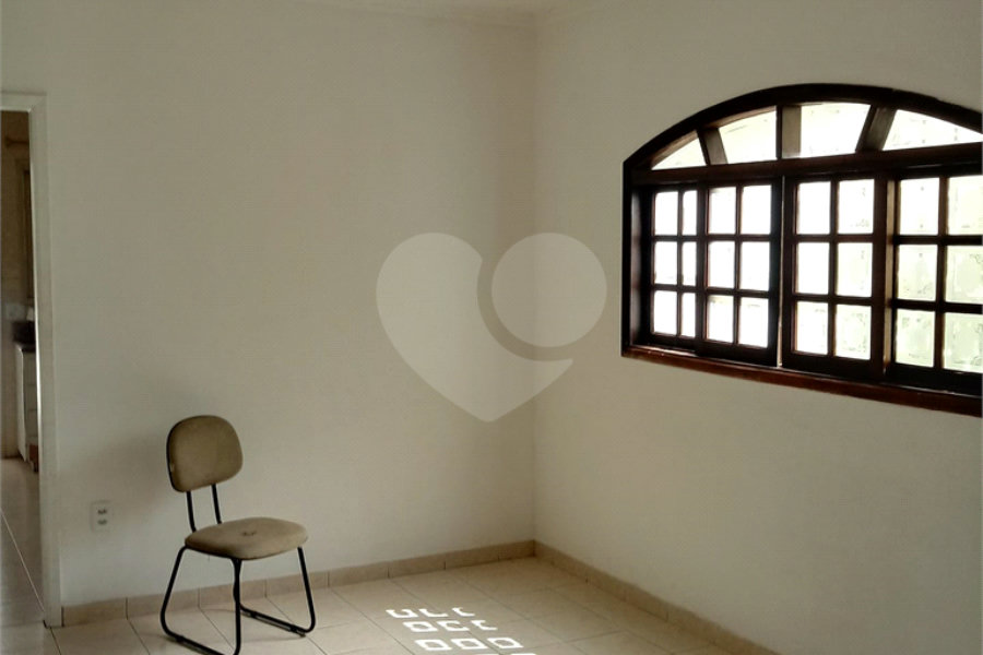 Sobrado à venda com 3 quartos, sendo 1 suíte, em Tremembé, São Paulo, SP