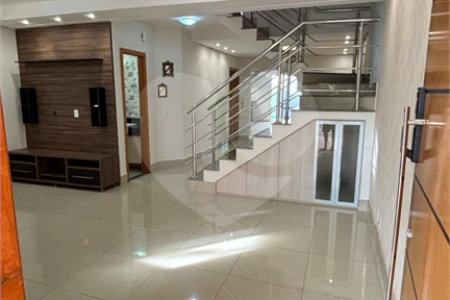 Casa à venda com 3 quartos, sendo 1 suíte, no condomínio Solar das Torres, Cuiabá - MT
