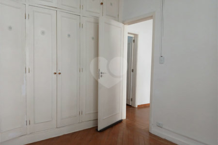 Casa Térrea à venda com 3 quartos em Pacaembu, São Paulo, SP