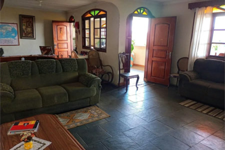 Casa à venda com 5 quartos, sendo 3 suítes, em Parque Arariba, São Paulo, SP
