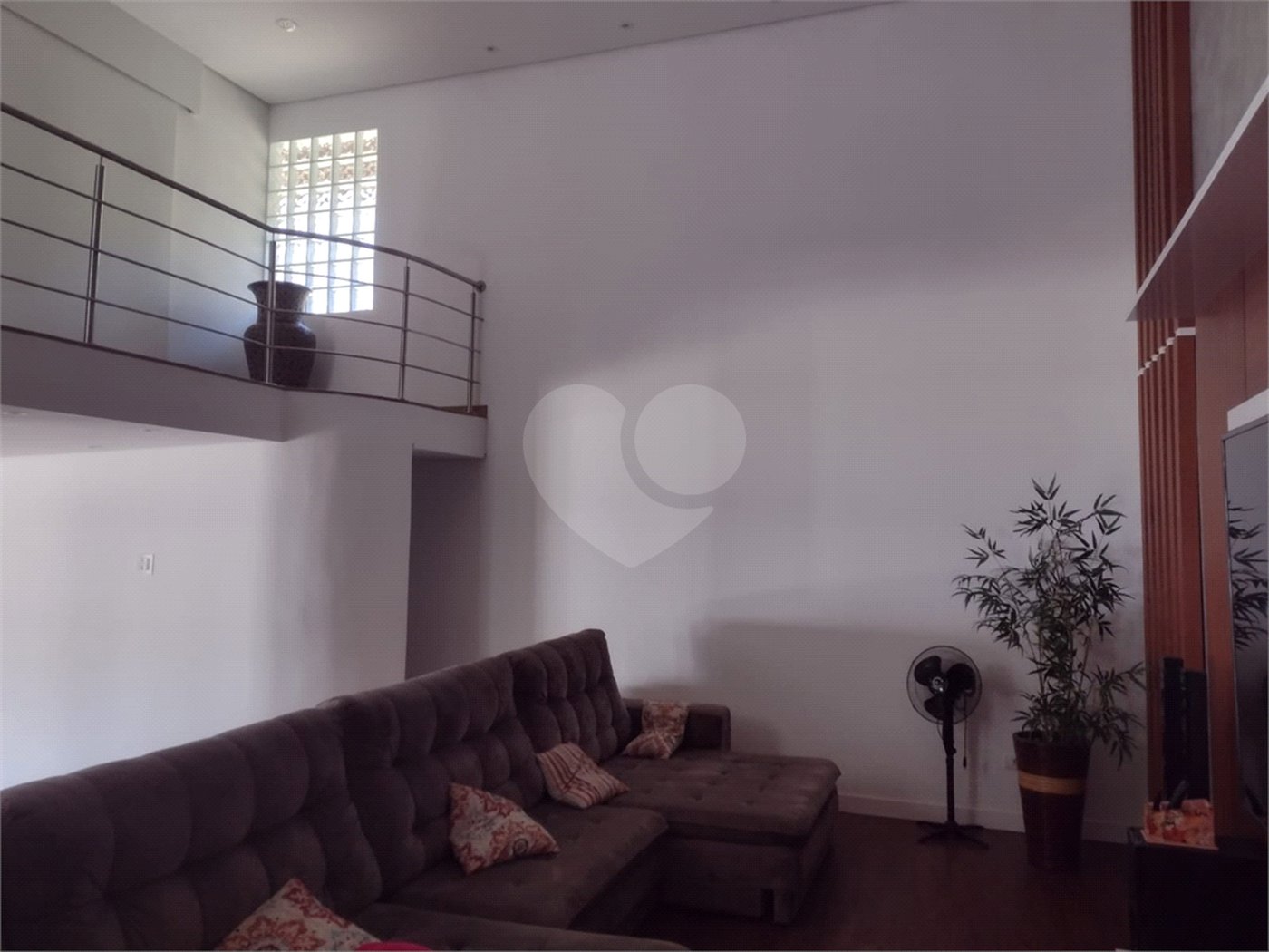 Casa à venda com 5 quartos, sendo 4 suítes, no condomínio Clube Florada Suzano, Suzano - SP