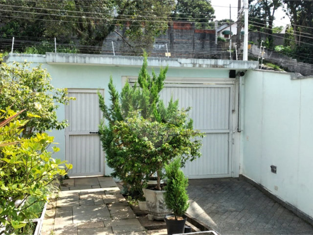 Sobrado à venda com 4 quartos, sendo 2 suítes,  em Horto, São Paulo, SP