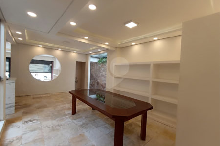 Casa para alugar com 4 quartos, sendo 1 suíte, no Centro, Itapetininga, SP