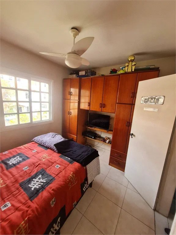 Casa à venda com 3 quartos, sendo 1 suíte,  no condomínio Moradas do Ipê, São Paulo - SP