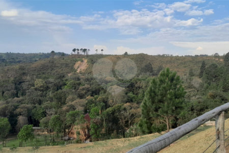 Chácara à venda com 4 suítes em Moreiras, Mairinque, SP
