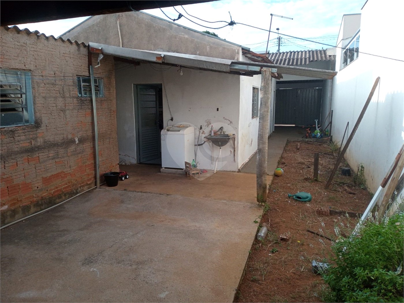 Casa térrea para venda, com 2 dormitórios.