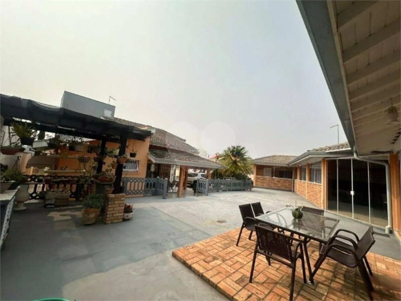 Casa à venda com 3 quartos, sendo 1 suíte, no condomínio Residencial Delle Stelle, Louveira - SP