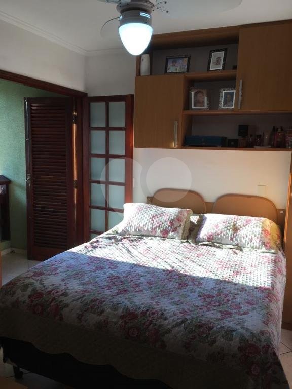 Casa à venda com 3 quartos, sendo 1 suíte, no condomínio Sobrado, São Paulo - SP