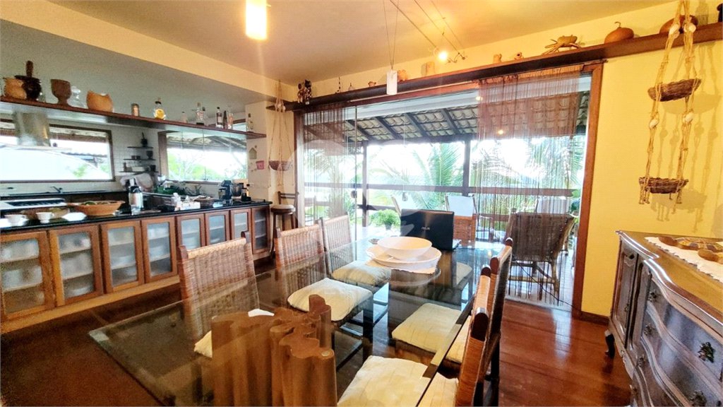 Casa à venda com 3 suítes no Centro, Santa Cruz Cabrália, BA