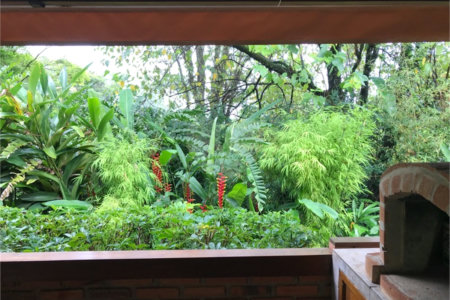 Casa à venda com 5 quartos, sendo 3 suítes, no condomínio Recanto das Flores, Indaiatuba - SP