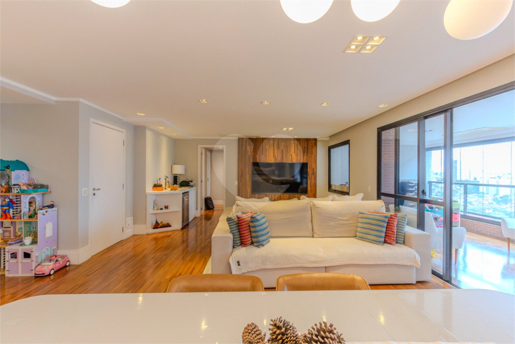 Apartamento à venda com 3 suítes em Chácara Santo Antônio, São Paulo, SP