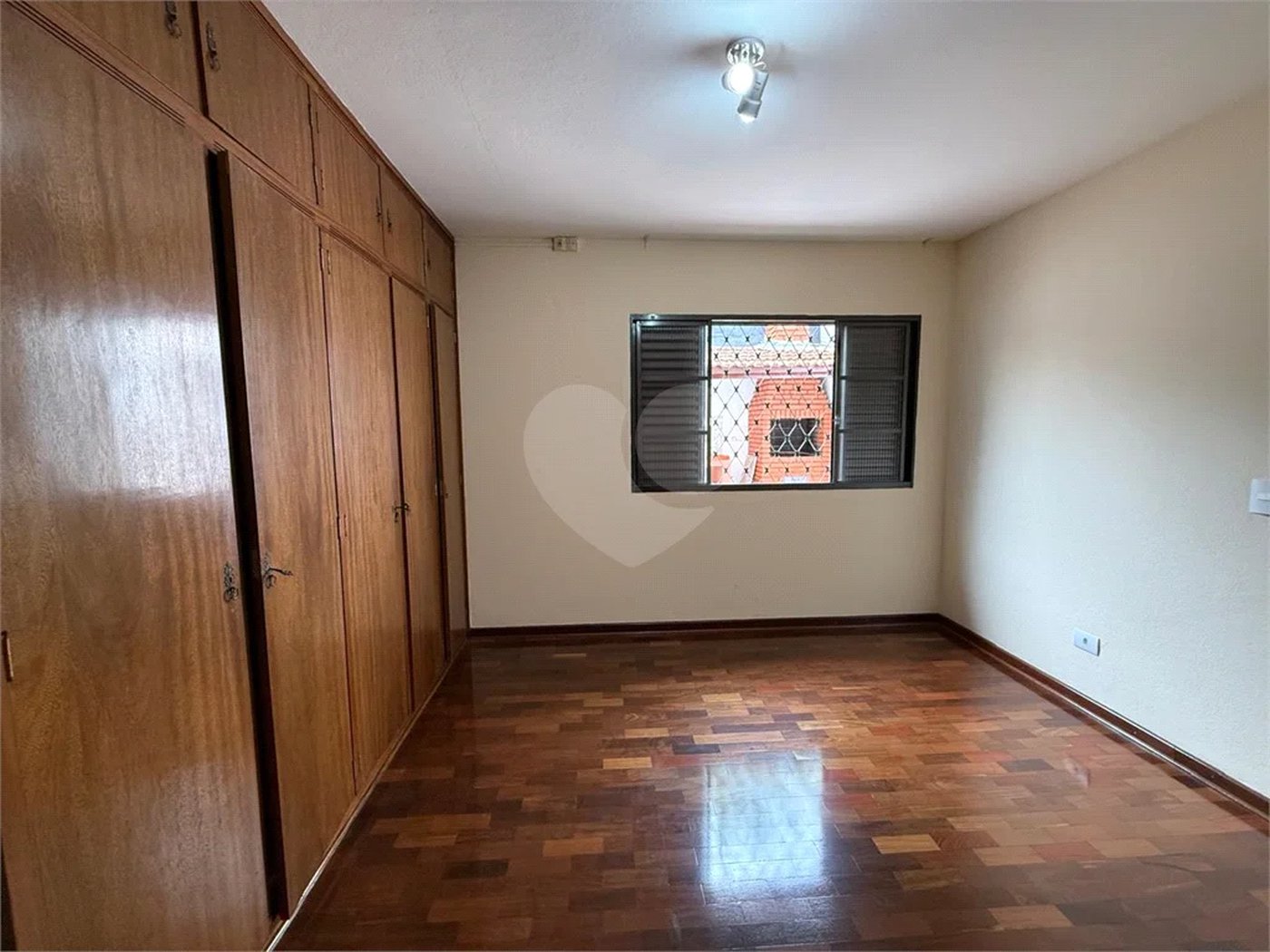 Excelente Casa de Esquina na Vila Monteiro – Oportunidade para Moradia ou Comércio