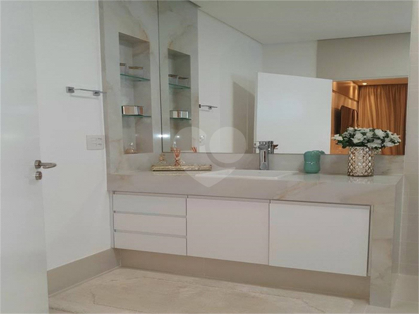 Casa à venda com 5 suítes no condomínio Residencial Villagio, Americana - SP