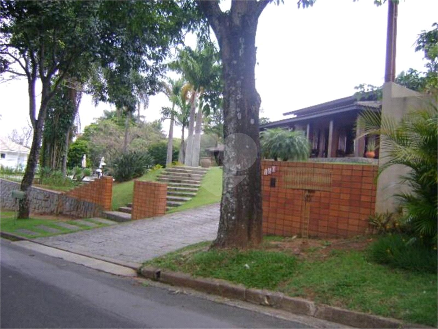 Casa à venda com 5 quartos, sendo 3 suítes, no condomínio Estância Marambaia, Vinhedo - SP
