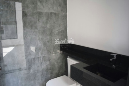 Casa à venda com 4 suítes no condomínio Figueira Garden, Atibaia - SP