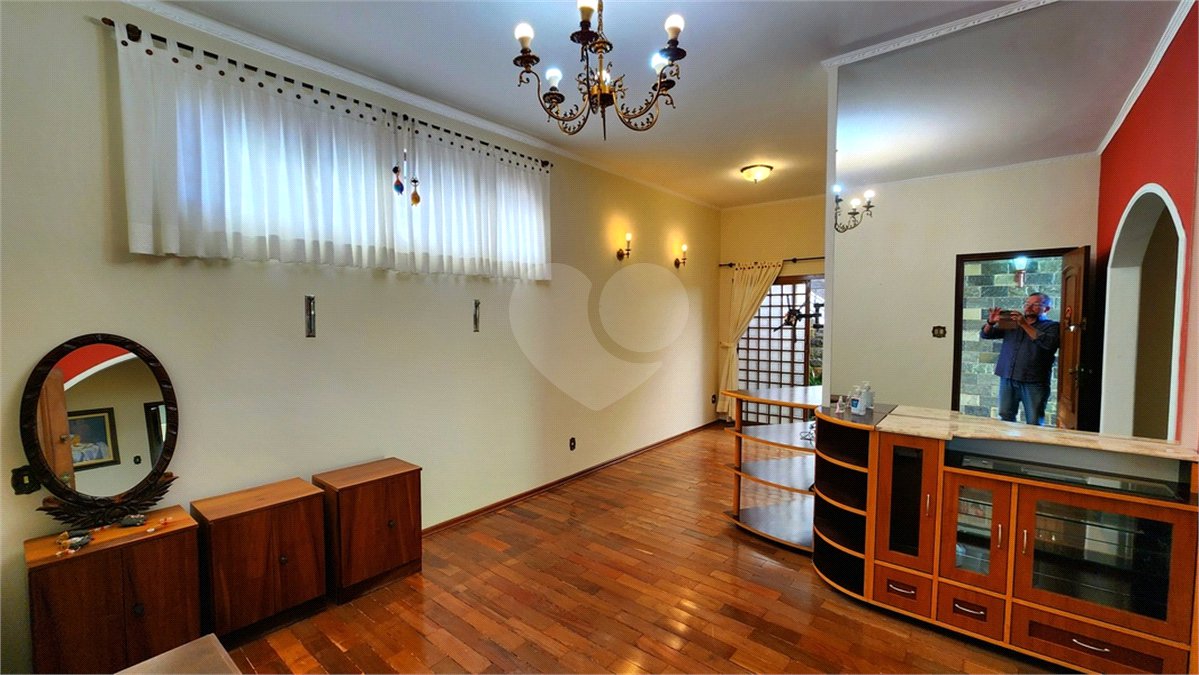 Casa à venda com 2 quartos no Centro, Araraquara, SP