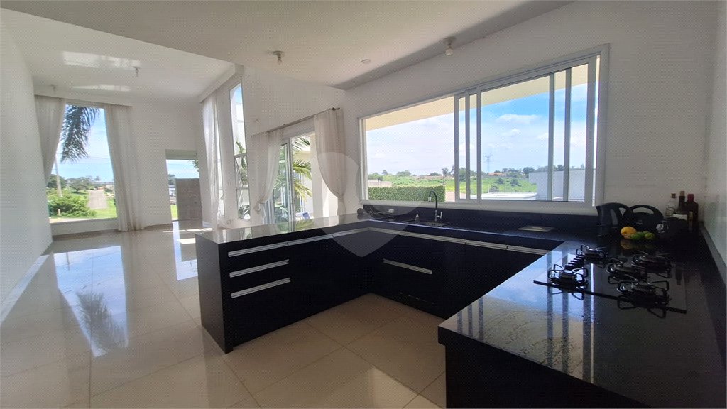 Casa à venda com 4 quartos, sendo 3 suítes,  no condomínio Fazenda Alta Vista, Salto de Pirapora - SP