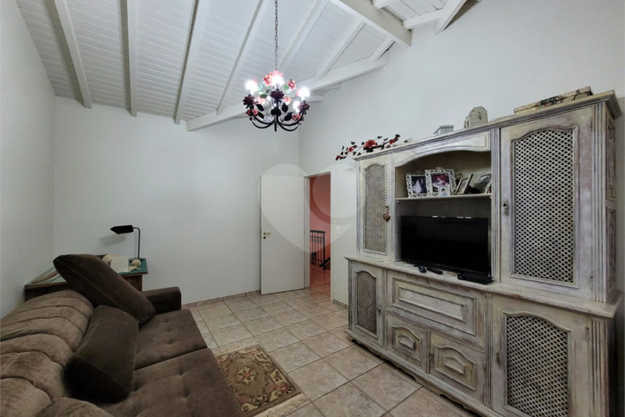 Casa à venda com 3 quartos, sendo 1 suíte, no condomínio Suíça da Cantareira, Mairiporã - SP