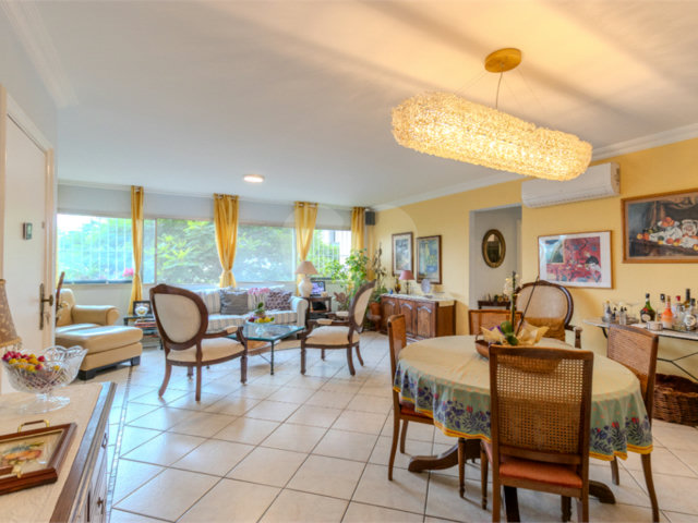 Apartamento à venda com 4 quartos, sendo 1 suíte,  em Chácara Santo Antônio, São Paulo, SP