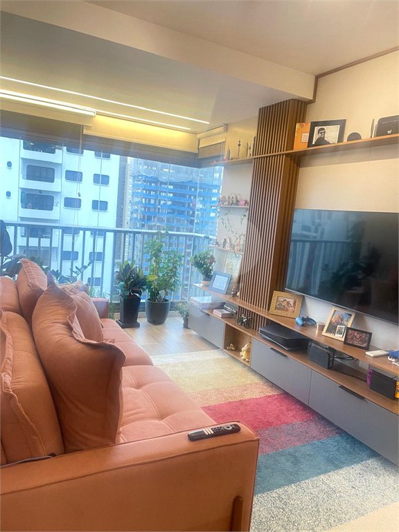 Apartamento à venda com 3 quartos, sendo 1 suíte, em Indianópolis, São Paulo, SP