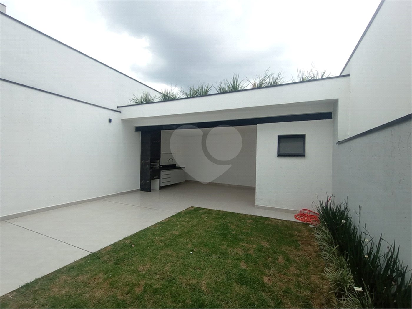 Casa à venda com 3 quartos, sendo 2 suítes, no condomínio Vila Rica, Indaiatuba - SP