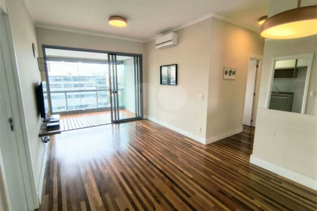 Apartamento à venda com 2 quartos, sendo 1 suíte, em Santo Amaro, São Paulo, SP