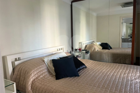 Apartamento à venda com 3 suítes em Real Parque, São Paulo, SP
