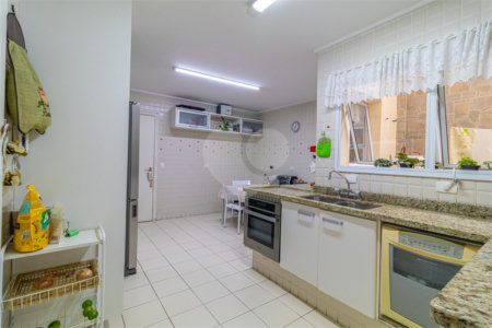 Casa à venda com 4 suítes no condomínio Vila das Acacias, São Paulo - SP