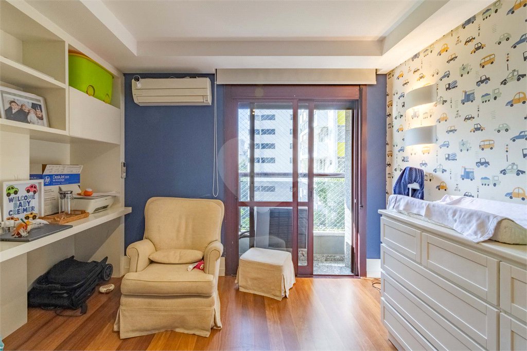 Apartamento à venda com 4 quartos, sendo 3 suítes, em Santa Cecília, São Paulo, SP