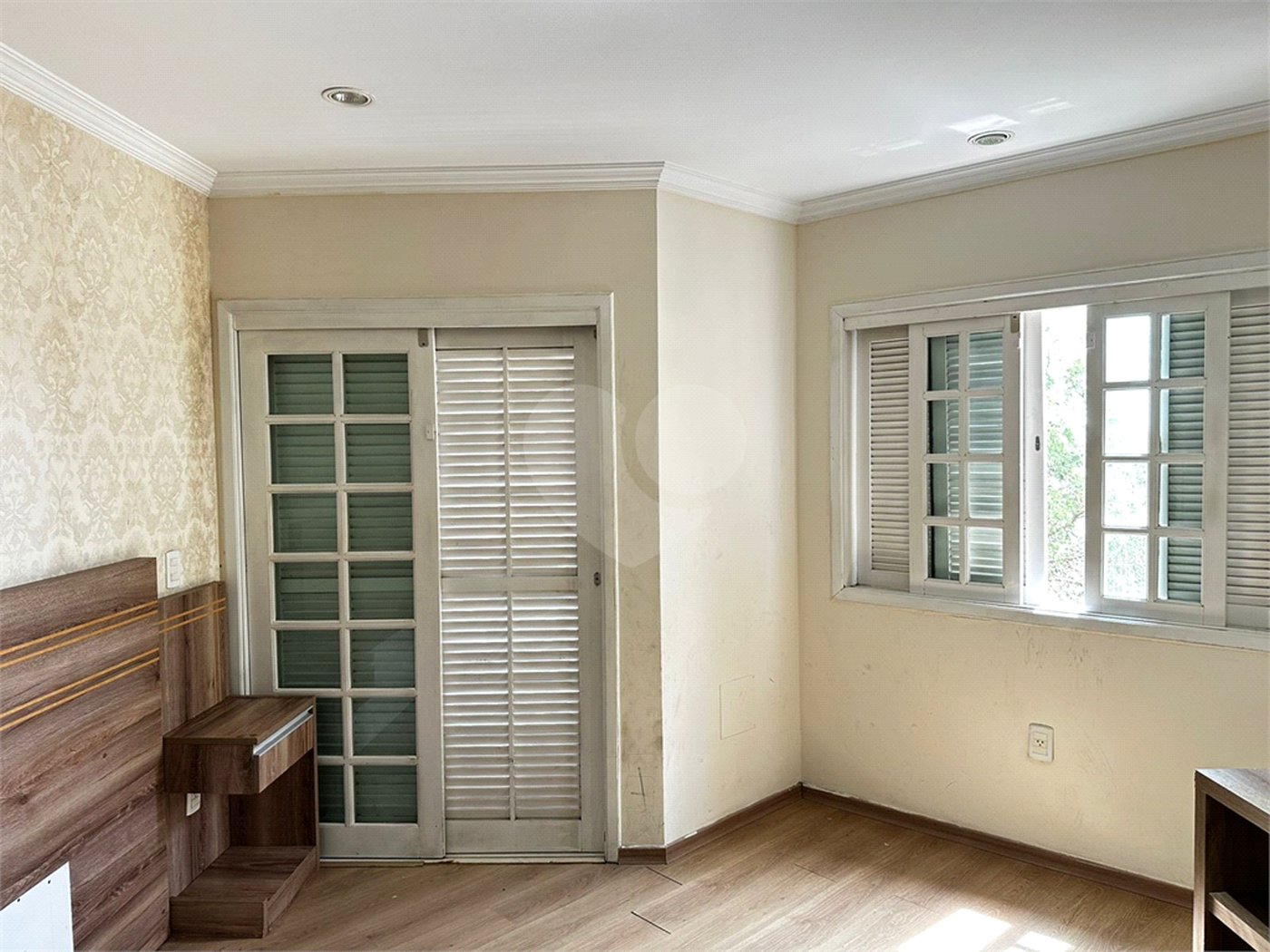 Sobrado à venda com 4 quartos, sendo 3 suítes,  em Vila Áurea, Poá, SP