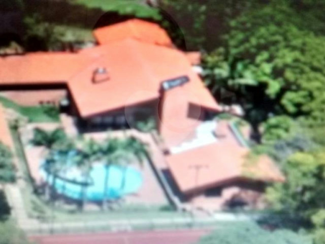 Sobrado à venda com 7 quartos, sendo 5 suítes,  em Chácara das Paineiras, Carapicuíba, SP