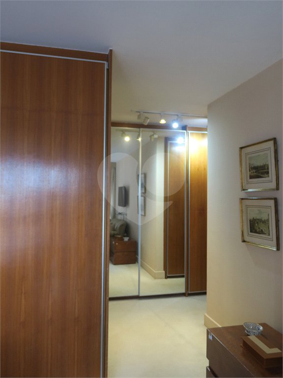 Apartamento à venda com 3 suítes em Vila Suzana, São Paulo, SP