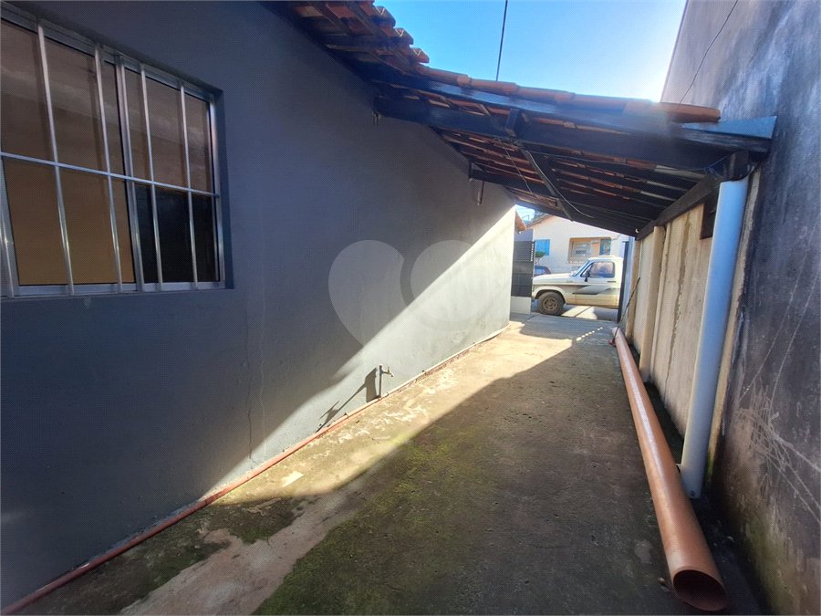Casa à venda com 2 quartos em Vila Hungria, Itapetininga, SP