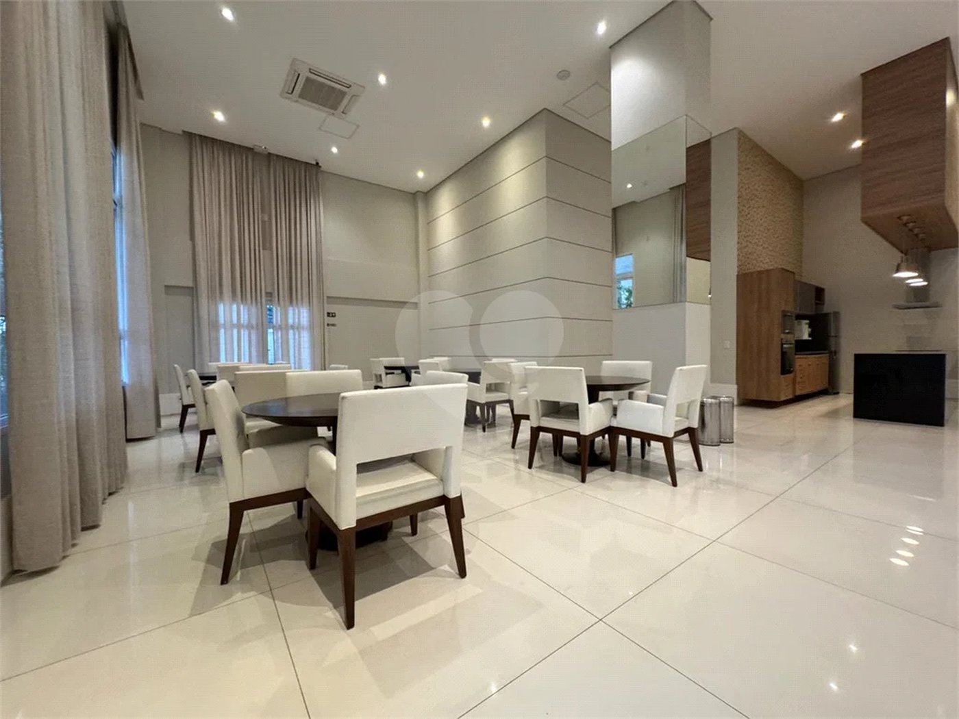 Santana Alto Padrão/Porteira Fechada, Apto. 260 m² 4 Suítes, 5 vagas 2 depósitos privativos