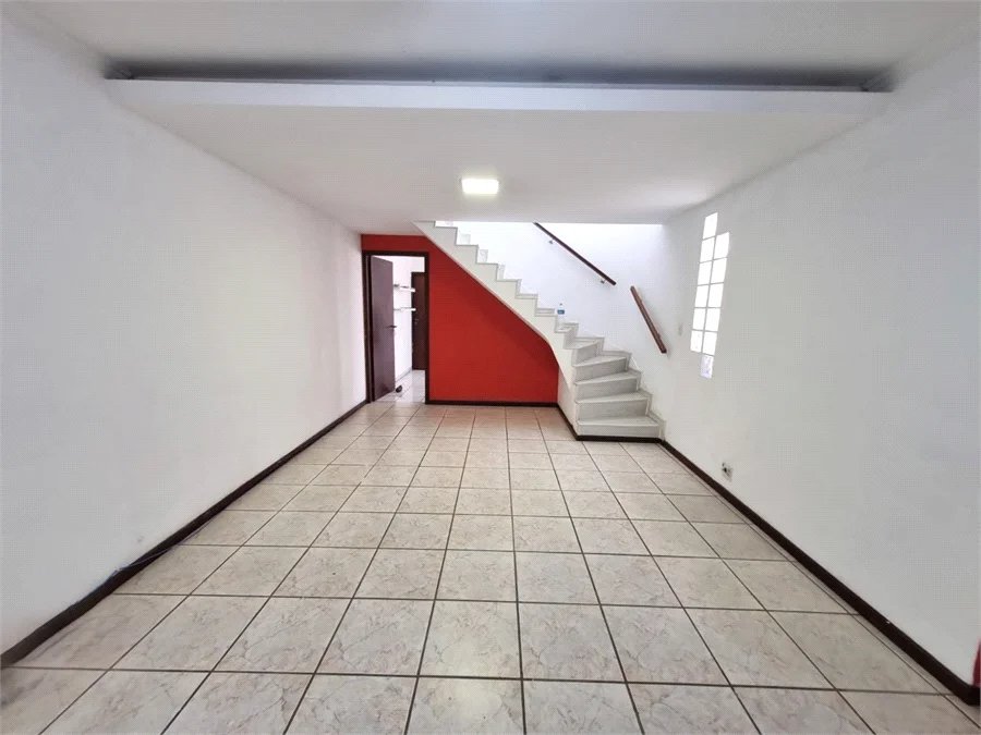 Sobrado à venda com 3 quartos, sendo 1 suíte,  em Jardim Ester Yolanda, São Paulo, SP