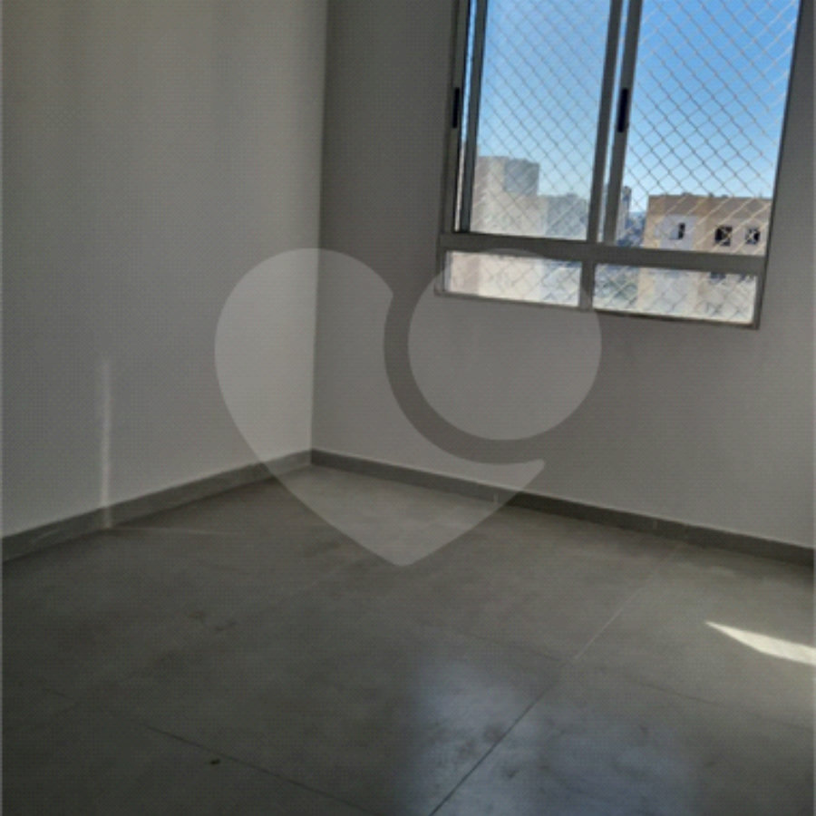 Apartamento à venda – Com 2 quartos e 1 vaga