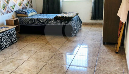 Casa à venda com 4 quartos, sendo 2 suítes,  em Vila Paulista, Mogi das Cruzes, SP